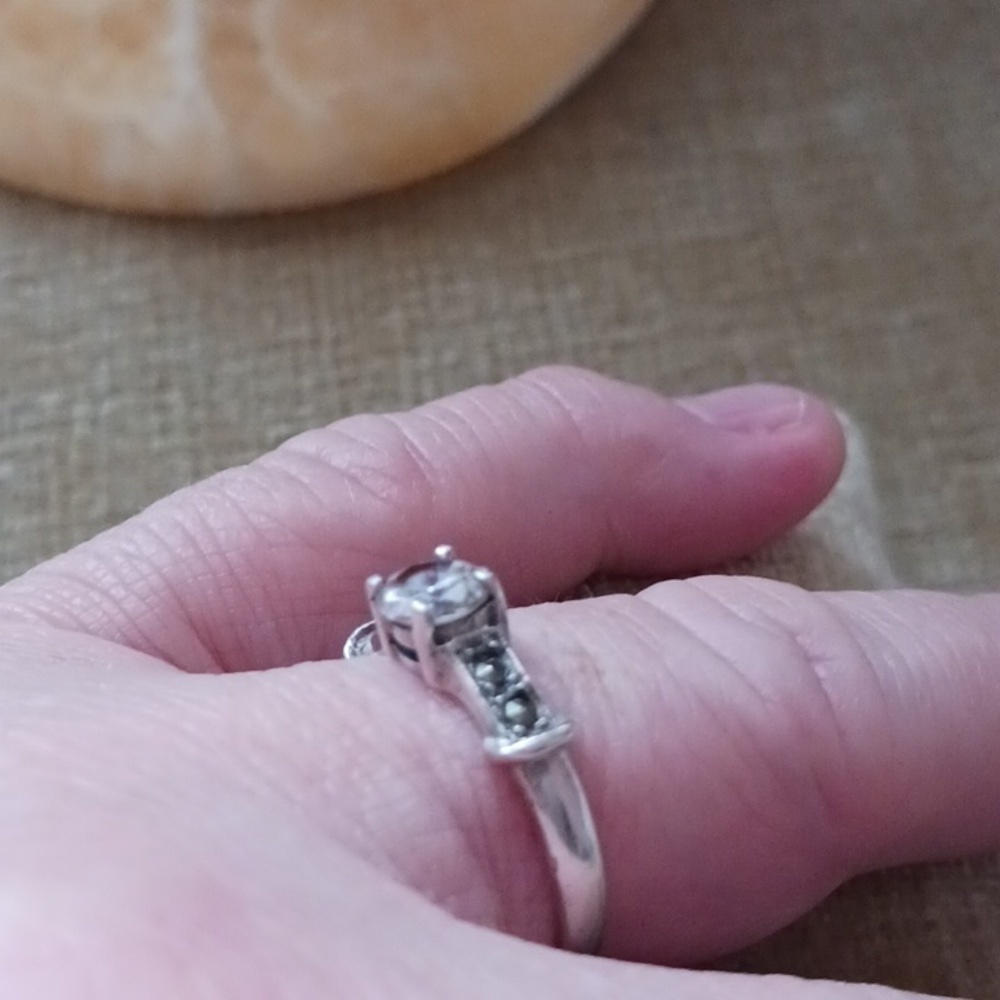 Silver Rhinestone Marcasite Ring - Picture 13 of 13